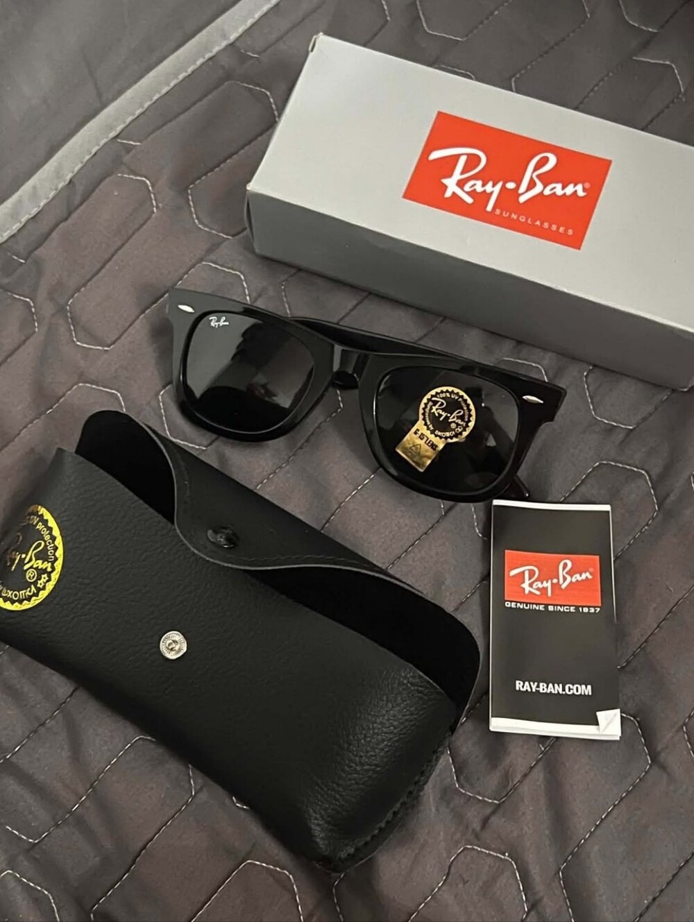 Ray-Ban RB4125 Black Sunglasses Like New